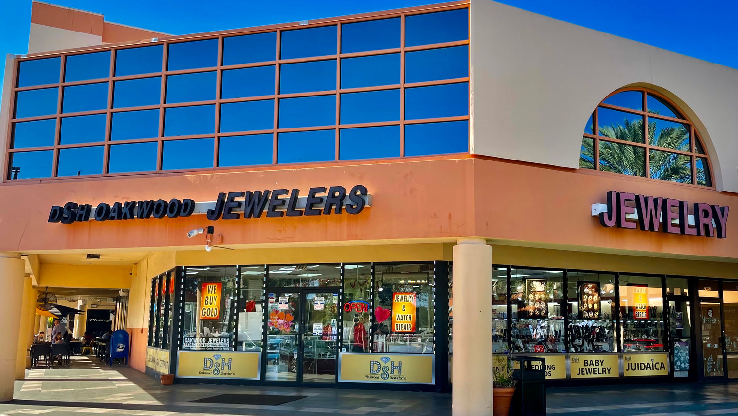 Outside view of DSH Jewelers Retail Store