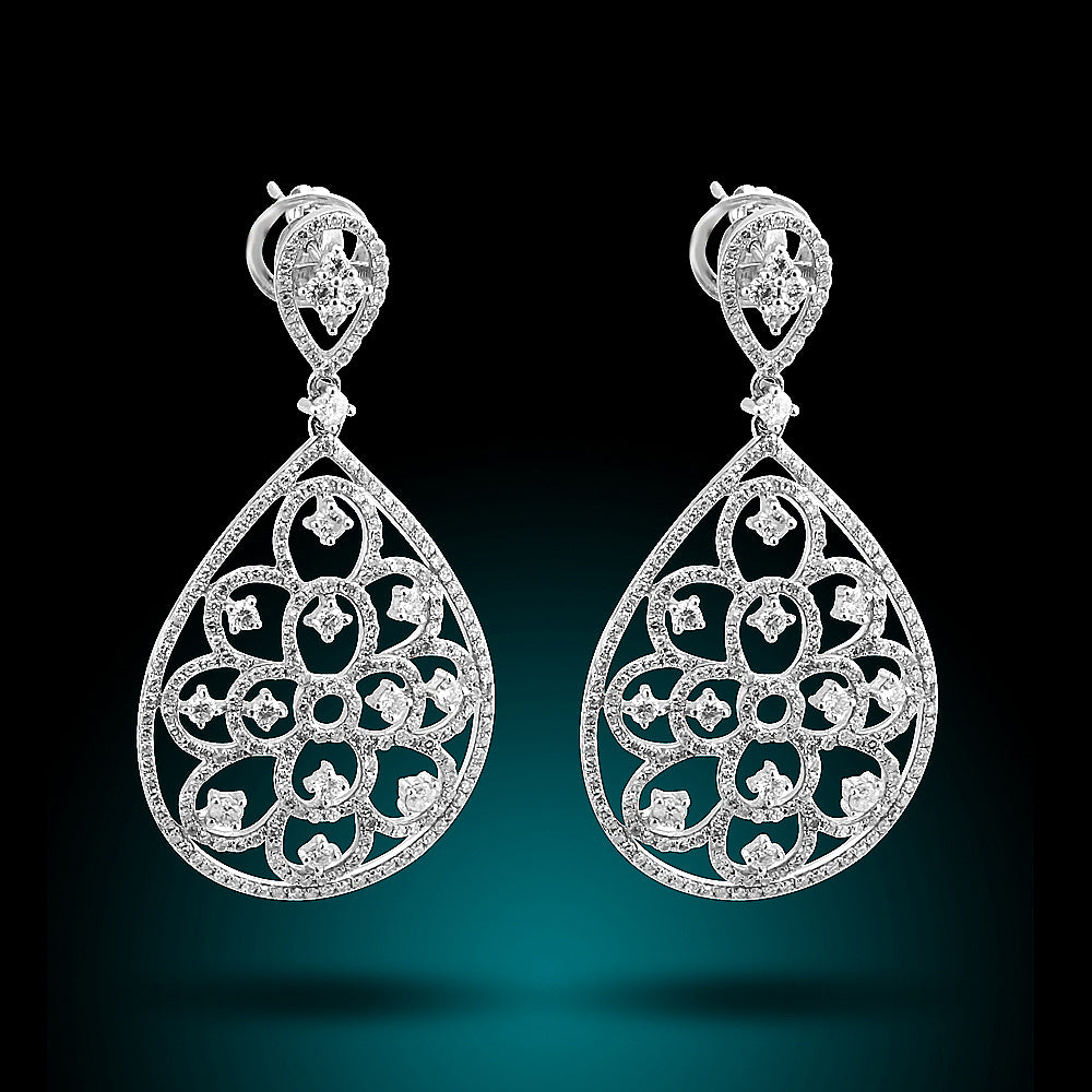 18K White Gold Diamond Earrings Set With 2.72Ct Diamonds