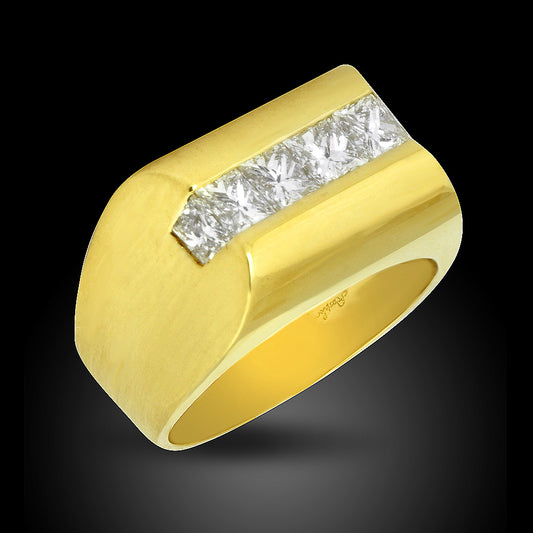 18K Yellow Gold Men Diamond Ring Set With 25Ct Princess Cut Diamonds